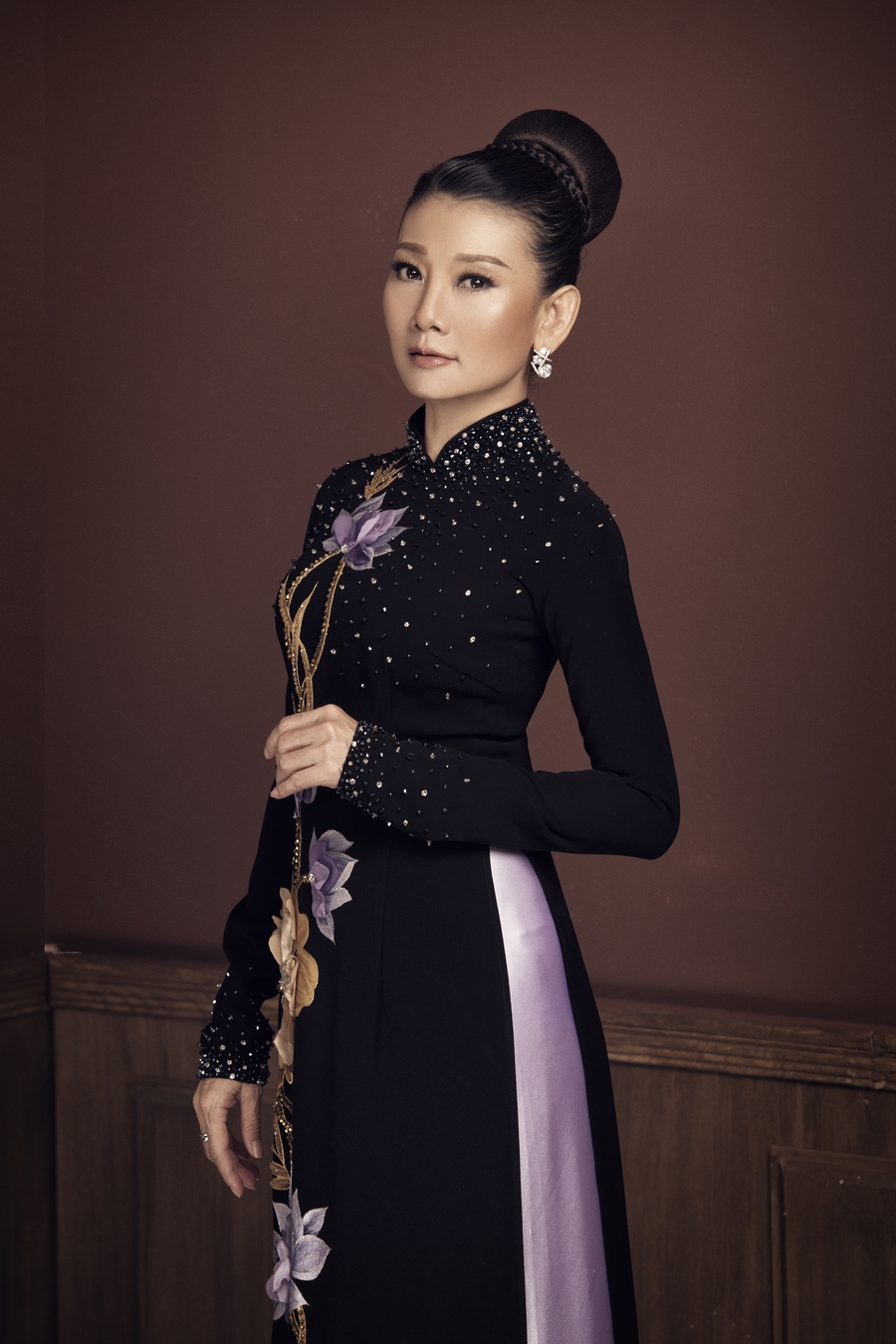 ngoai-40-tuoi-nghe-si-my-uyen-hiem-hoi-chup-bo-anh-ao-dai-tam-su-chuyen-doi-chuyen-nghe-voi-khan-gia-f965d8 (1)