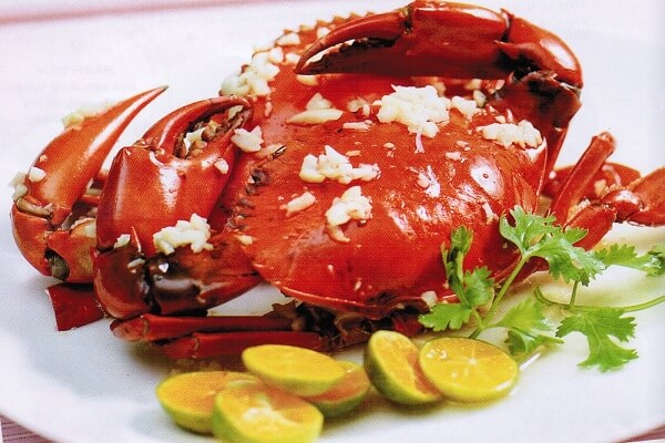 Hấp cua nên buộc chân để không bị rụng