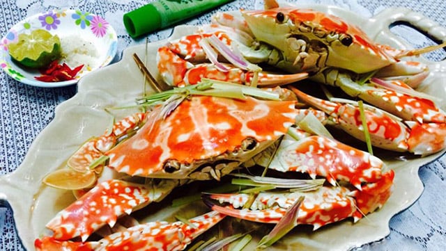 Không ăn hải sản chung hoa quả
