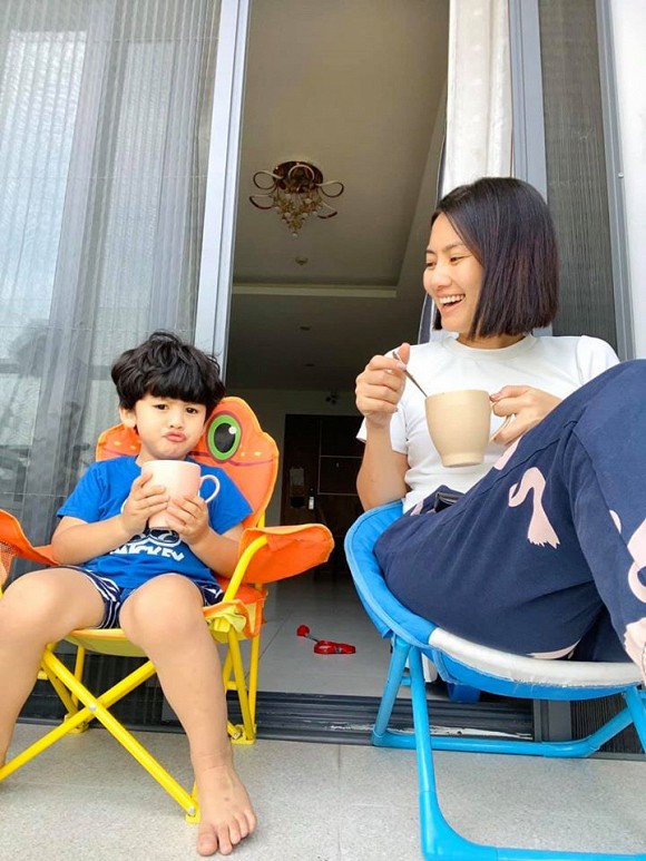 Ngọc Lan đang tận hưởng Shbet16 chơi game trực tuyến bình yên bên con trai hậu thoả thuận ly hôn với Thanh Bình.  