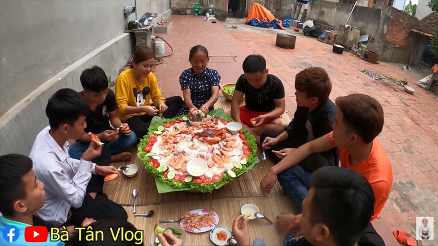 Bà Tân mời mọi người đến cùng thưởng thức Shbet0099 cá cược trực tuyến.