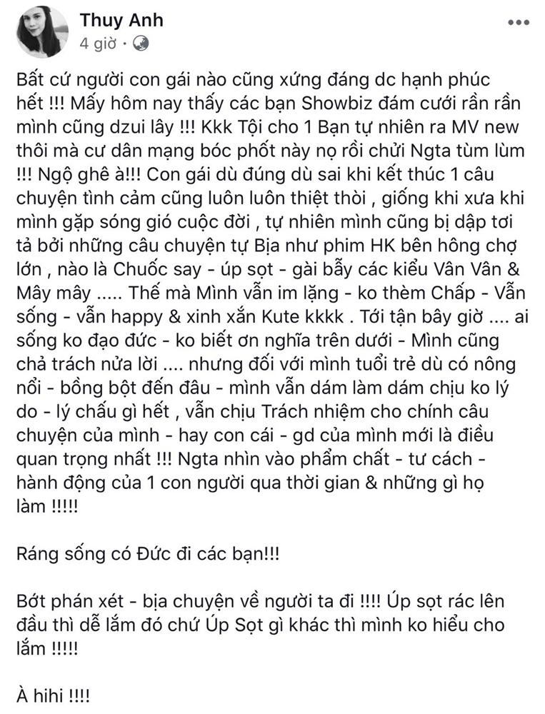 Cộng đồng mạng không khỏi thắc mắc khi Thụy Anh bất ngờ nhắc lại chuyện cũ bởi trong suốt 7 năm qua cô không hề nhắc đến vấn đề này.  