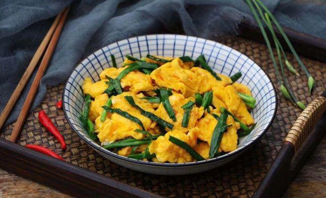 Trứng rán hẹ không chỉ ngon còn tốt cho sức khỏe