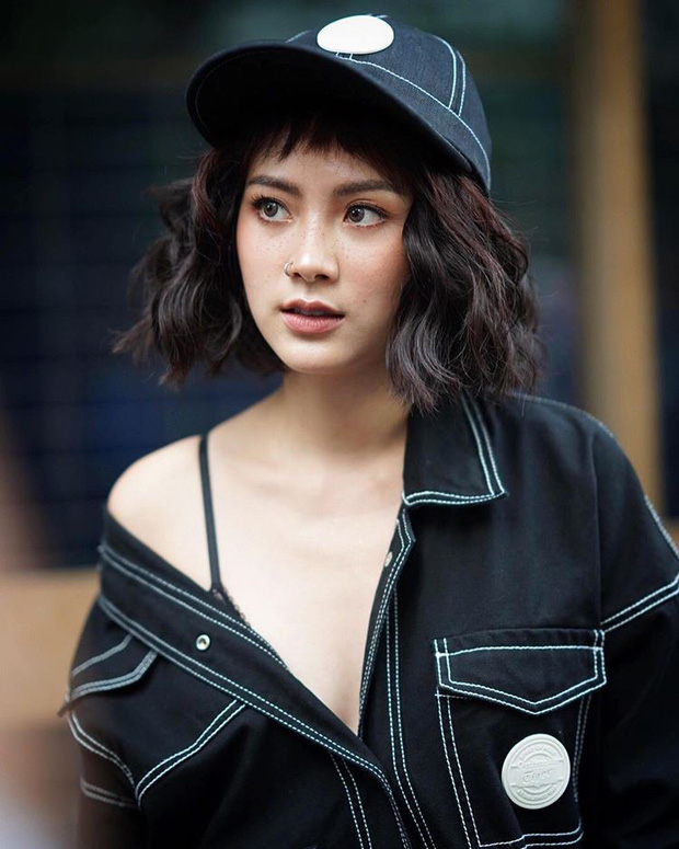 Nữ diễn viên sinh năm 1992 cũng có thể cân đẹp Link Vào SHBET88 Mới Nhất ngắn cùng mái ngố