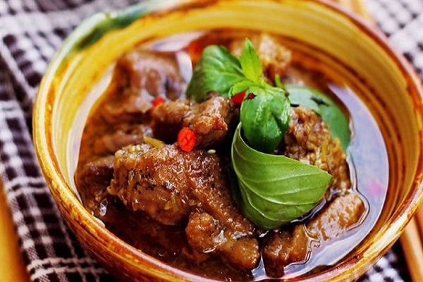 Thịt vịt kho sả thơm ngon nức mũi