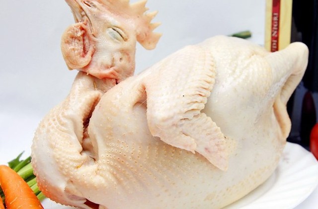 Chọn gà có màu da vàng săn chắc