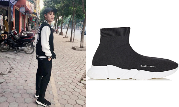 Đôi giày Balenciaga Speed Trainer nổi tiếng cũng nằm trong bộ sưu tập giày hàng hiệu của Văn Toàn. Giá của đôi giày này khi ra mắt rơi vào khoảng 595 USD (tương đương 13,8 triệu đồng).