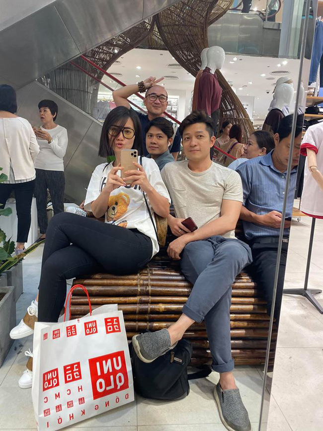 Tuy nhiên, đây không phải là mối quan hệ bất thường mà người này là bạn chơi thân với Ngọc Lan trong nhóm, bao gồm cả nhạc sĩ Nguyễn Văn Chung.    