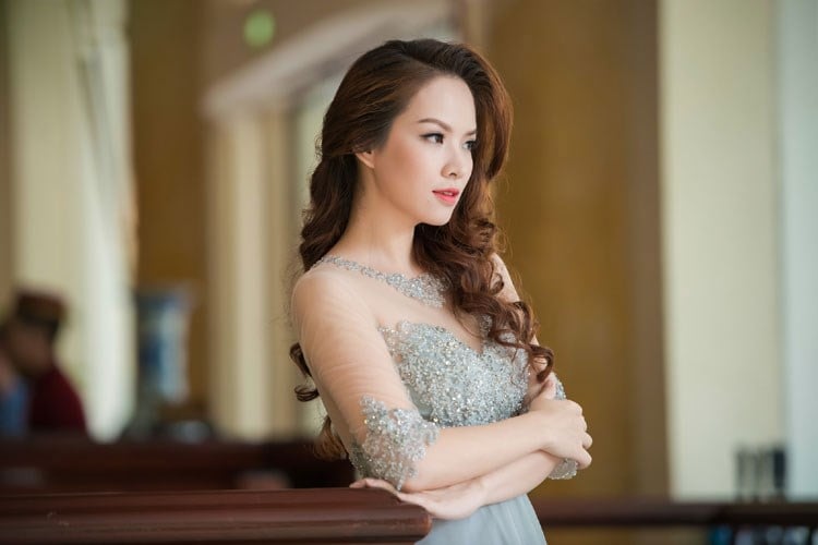 dan-le-la-ai-tieu-su-su-nghiep-cua-dan-le-164118