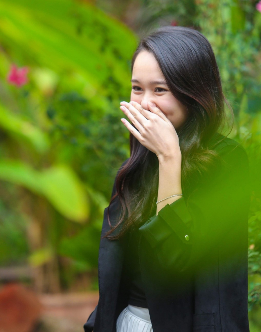 khoanh-khac-tinh-cam-hon-phim-cua-ngan-va-ha-lan-mat-biec-8efcea