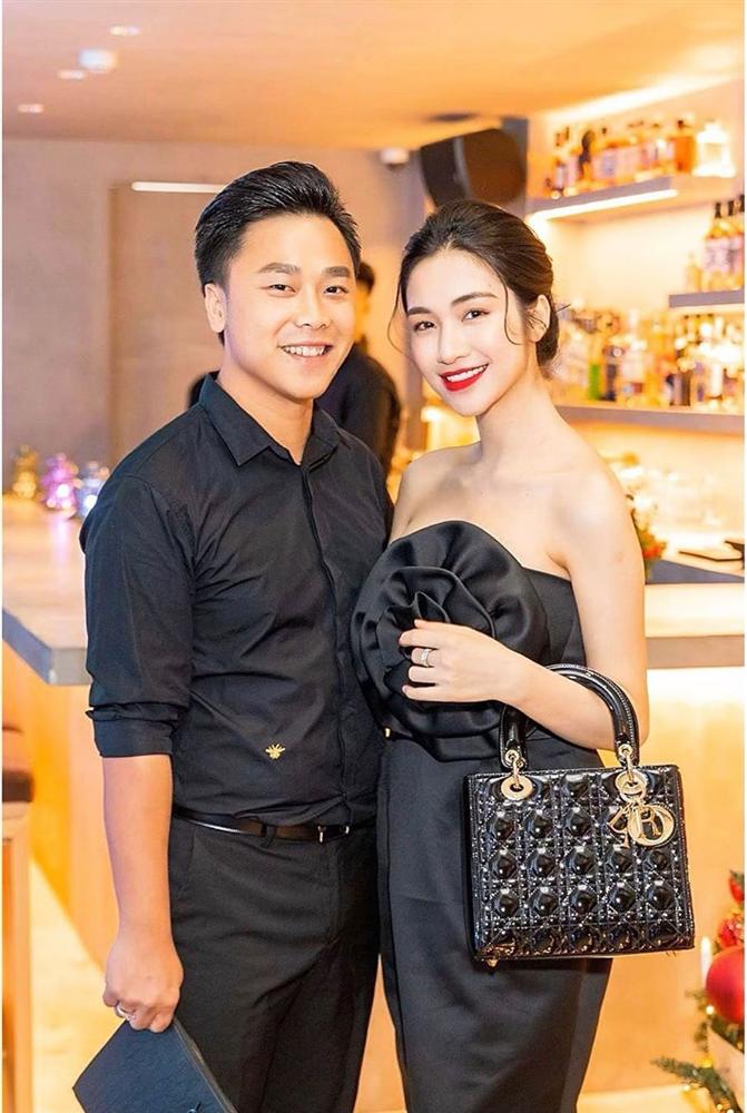 Hòa Minzy và bạn trai.