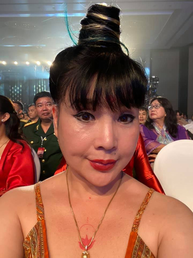 em-be-ha-noi-lan-huong-tu-tin-khoe-anh-chup-bang-camera-thuong-khang-dinh-trong-hinh-con-xau-hon-ngoai-doi-sau-loat-on-ao-nhan-s-88febb-1617