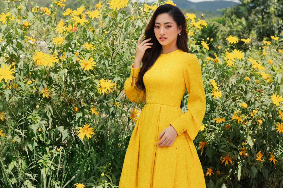 lo-muc-catxe-khung-cua-hoa-hau-luong-thuy-linh-khi-doi-vuong-mien-di-su-kien-366d59