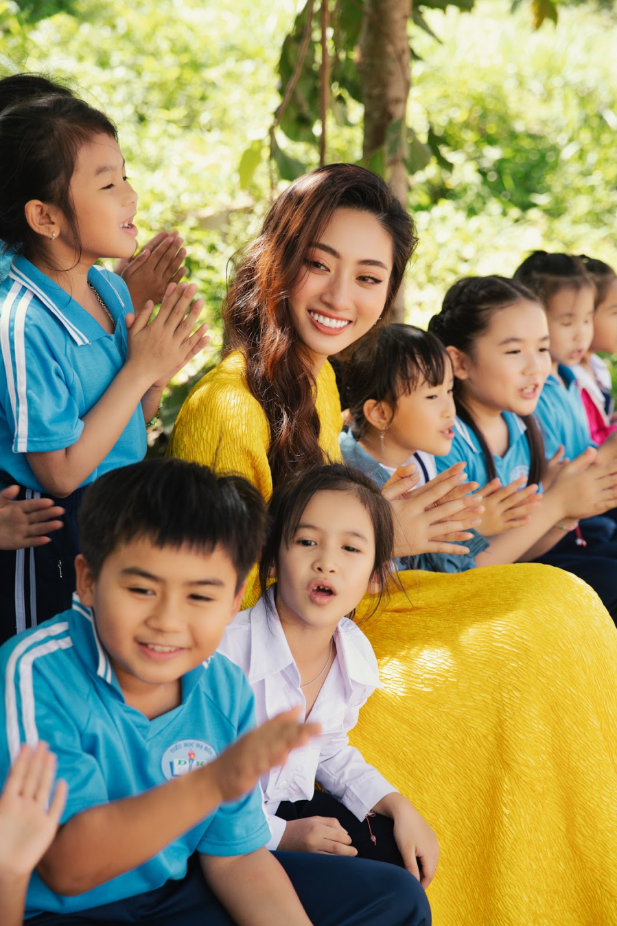 lo-muc-catxe-khung-cua-hoa-hau-luong-thuy-linh-khi-doi-vuong-mien-di-su-kien-cf64ce