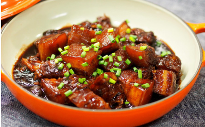 Thịt kho tàu thơm ngon mềm tan trong miệng