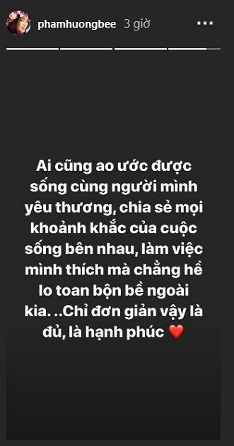 Phạm Hương chia sẻ hạnh phúc đơn giản là được sống cùng người mình yêu thương.  