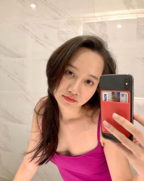 Trúc Anh diện đồ bởi vô cùng nóng bỏng.