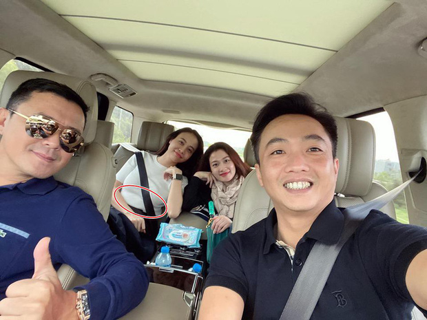 Trước đó, Đàm Thu Trang bị soi vòng 2 to trông thấy rõ ràng.