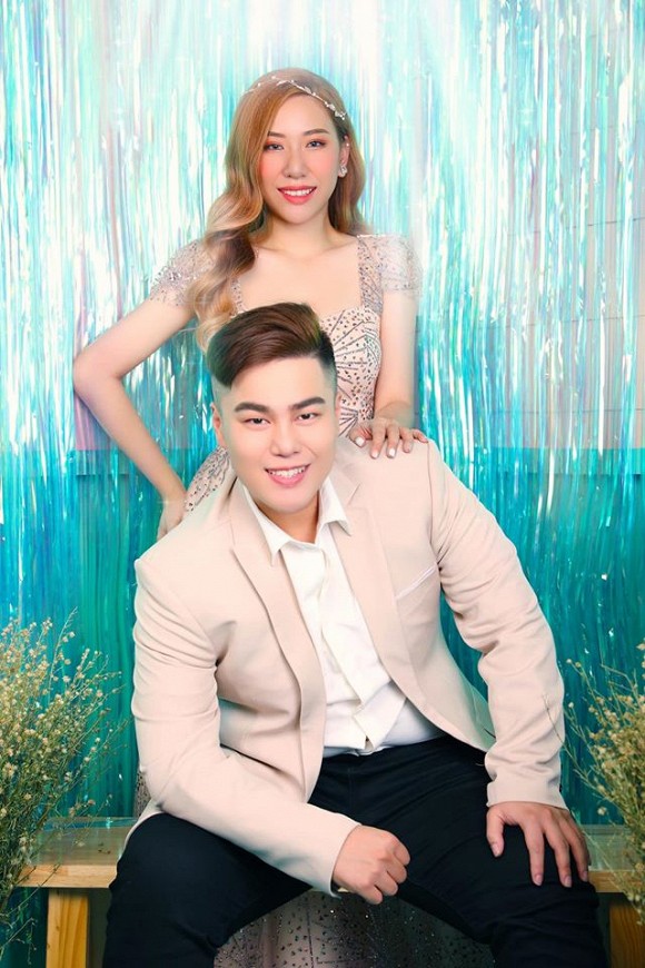 Cặp đôi đã có quãng thời gian làm bạn, làm người yêu rồi có một cái kết đẹp khi chính thức nên duyên vợ chồng.