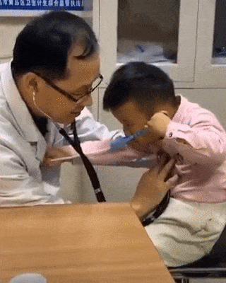 Khoảnh khắc khiến ai cũng thích thú.