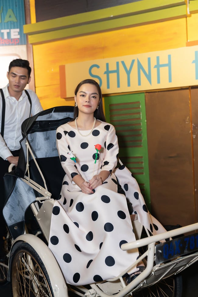 Diện áo dài chấm bi cùng Shbet123 Link Vào ShBet Mới Nhất thẳng mượt dịu dàng theo concept 