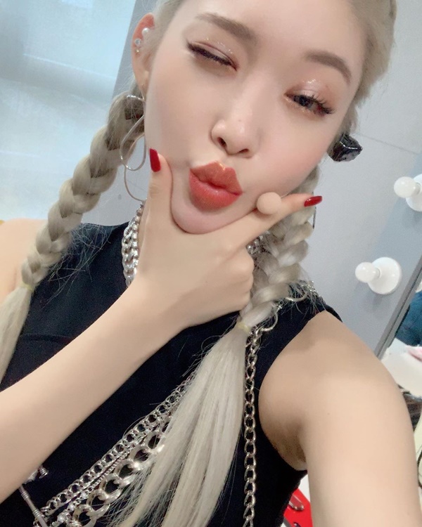 224717_chungha_official_67523422_846990925656865_8134891403792513758_n