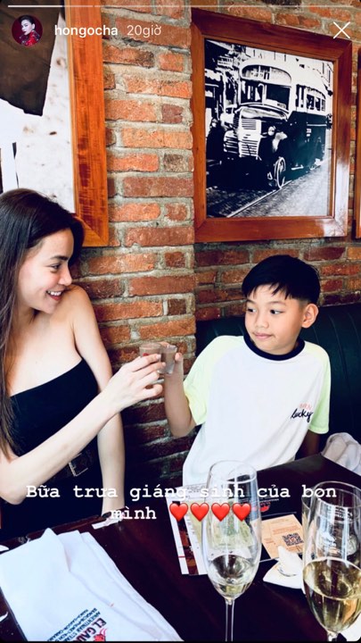 Hồ Ngọc Hà cùng con trai trải qua khoảng thời gian ấm áp ngày Giáng sinh.    