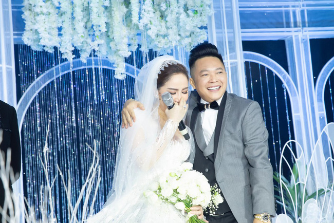 top-5-dam-cuoi-khung-nhat-vbiz-nam-2019-dong-nhi-ong-cao-thang-lay-va-dat-do-nhat-cuong-do-la-be-ca-dan-sieu-xe-loa-mat-8ef2e8