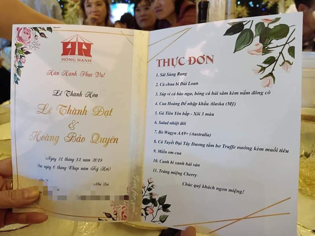 Thực đơn đủ các loại sơn hào hải vị.
