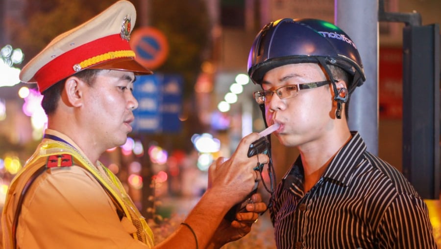 Ăn vải cũng có thể bị thổi phạt nồng độ cồn.
