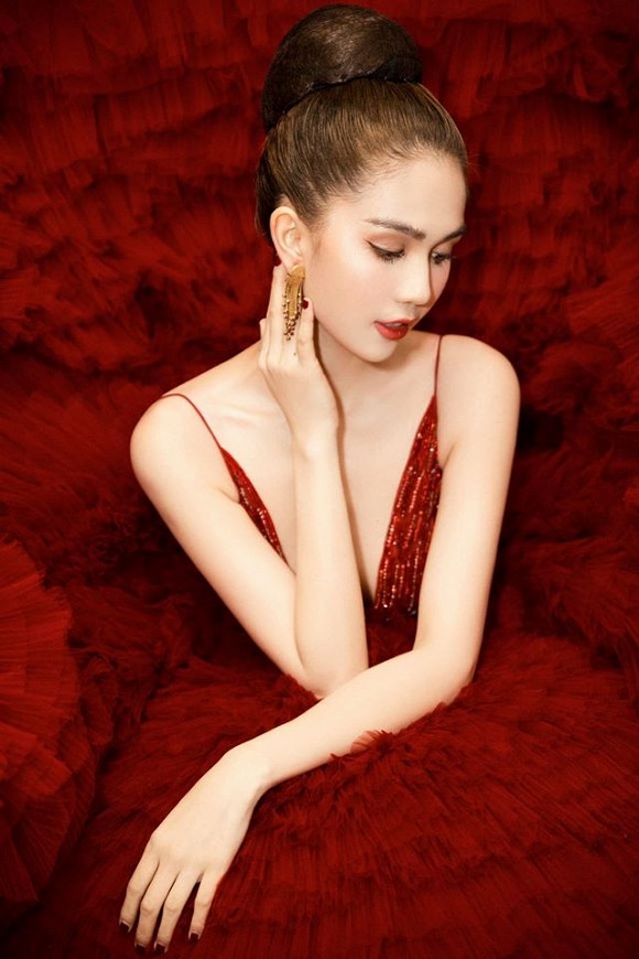 Giữa một rừng nhan sắc đình đám, 