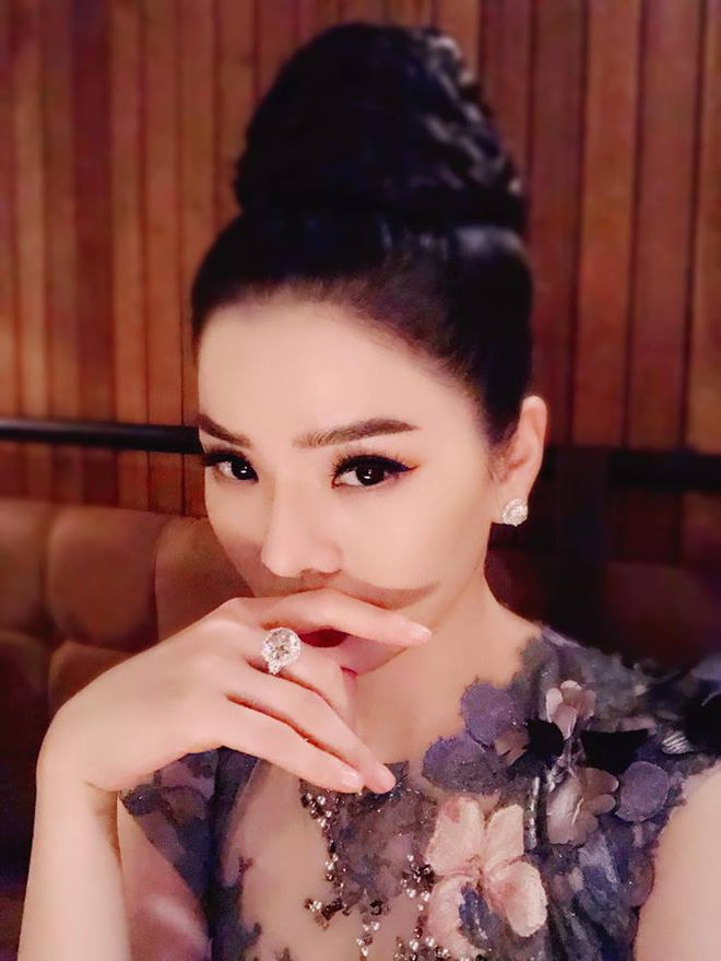 Chiếc nhẫn kim cương được Lệ Quyên vô cùng yêu quý