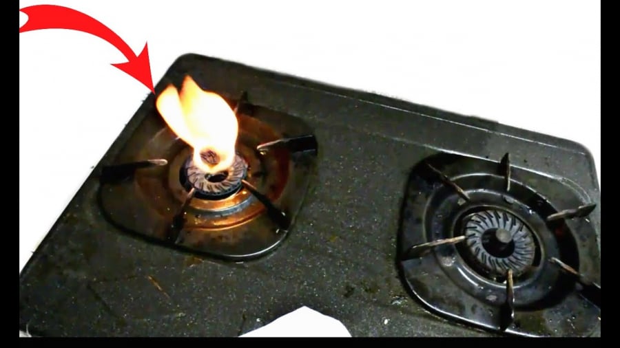 Bếp ga có lửa màu đỏ nên gọi thợ để sửa chữa