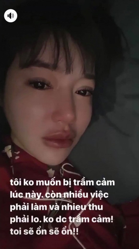 ellytran-khoc-ngoisaovn-1-ngoisao.vn-w921-h1646