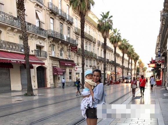 Tái hôn với chồng mới, Ý An tiếp tục sinh thêm một cậu con trai kháu khỉnh nữa.    