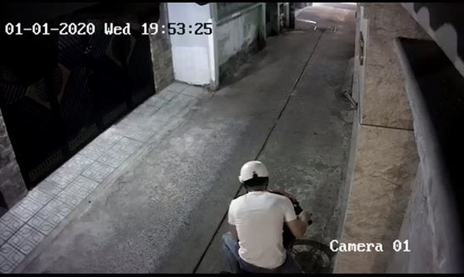 Những hình ảnh cắt ra từ clip được camera quay lại được Hồ Quang Hiếu đăng tải để tố giác hành vi trộm cắp.  