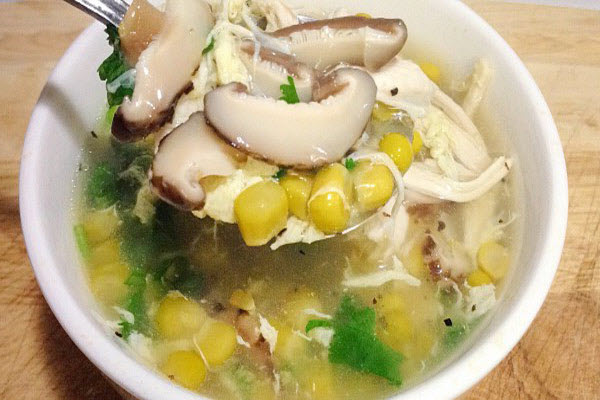 Súp gà nấm hương