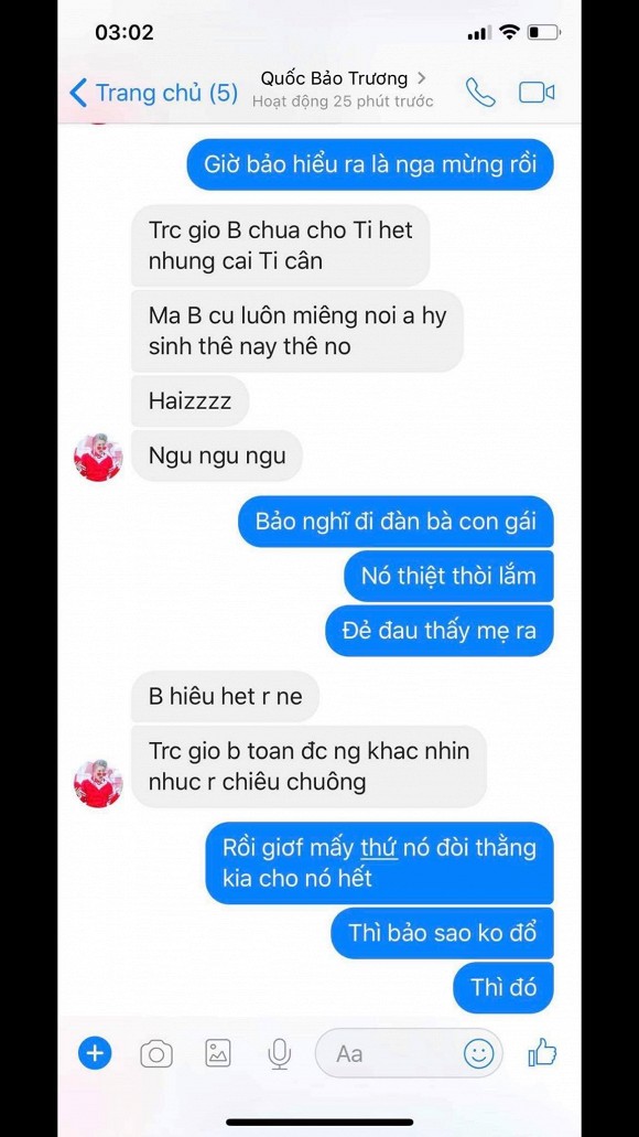 Cô đính kèm tin nhắn cho thấy Quốc Bảo năn nỉ mình chứ không phải như mọi người đang lầm tưởng.