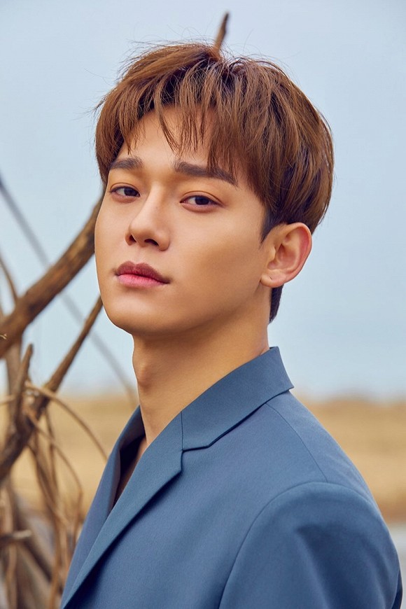Chen EXO chính thức thông báo sẽ kết hôn ở tuổi 28 và bạn gái anh hiện tại đang mang thai con đầu lòng.