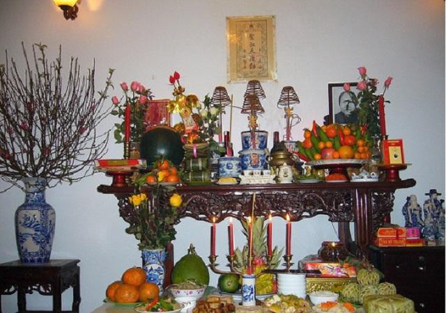 Hoa đào hút lộc vào nhà