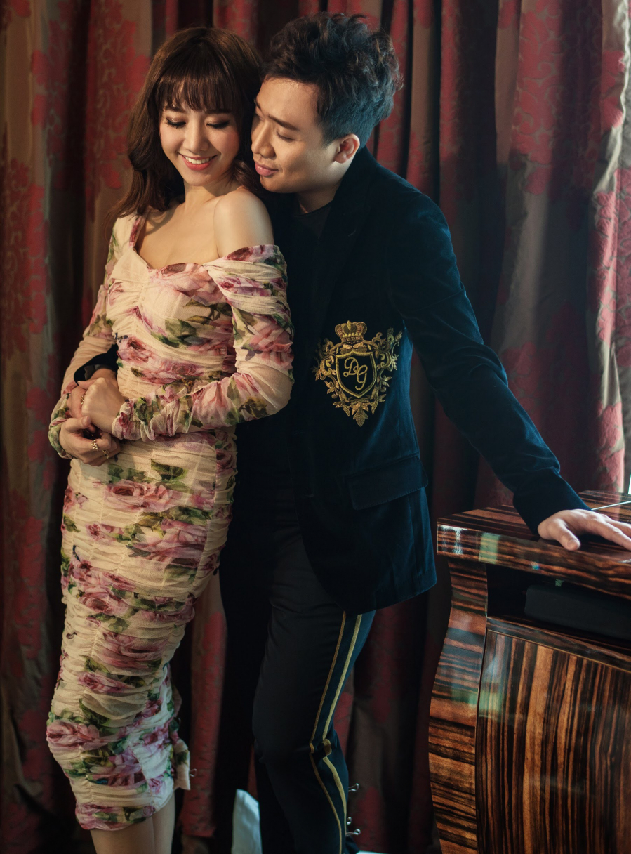 Với Hari Won, cô đã stress và áp lực rất nhiều khi bị antifan mỉa mai. Thậm chí cô còn muốn tự tử tuy nhiên nhờ Trấn Thành bên cạnh, an ủi mà nữ ca sĩ đã có đủ dũng khí để vượt qua. Trấn Thành không chỉ là người chồng mà còn là người bạn, người thầy, người đồng hành của Hari Won.