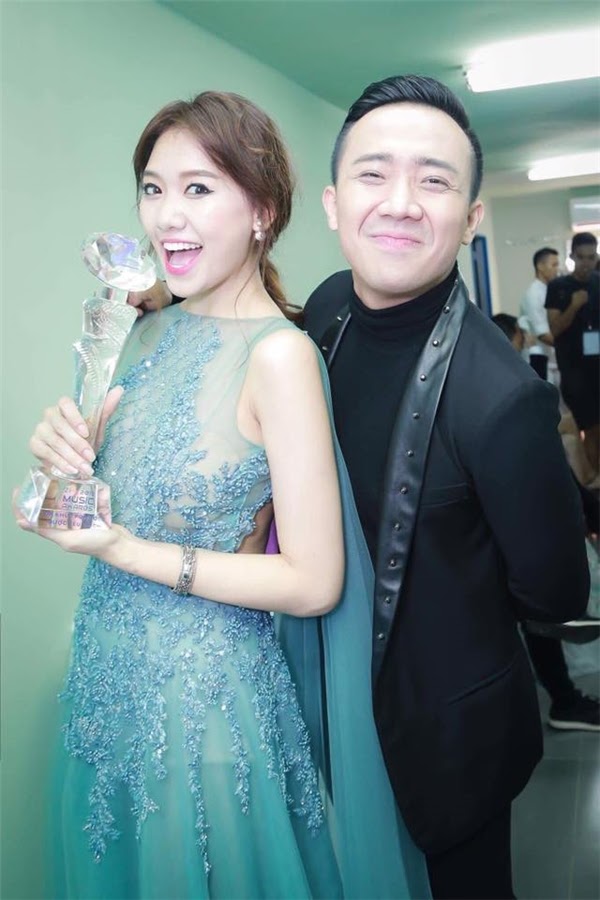 tran-thanh-tuc-gian-len-tieng-khi-hari-won-bi-antifan-chi-trich-dua-hoi-chong-dee379
