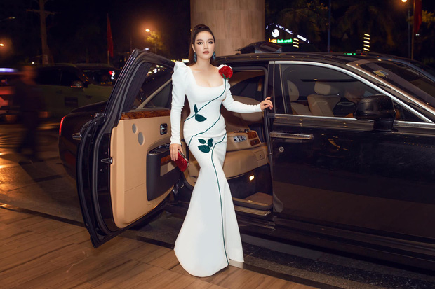 Nổi tiếng là một trong những đại gia có tiếng trong showbiz, Lý Nhã Kỳ sở hữu khối tài sản cực 