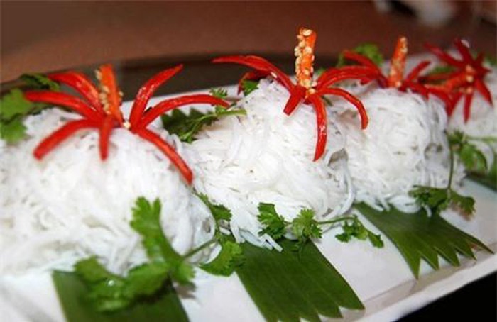 Chọn bún có màu trắng vừa phải