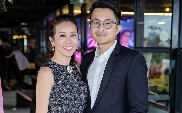 Trên trang cá nhân của mình, Thu Hoài gây bất ngờ khi nói về chuyện hợp đồng hôn nhân. Theo đó, Hoa hậu quý bà đã có chia sẻ thẳng thắn về chuyện hợp đồng hôn nhân của người và của mình, đây là một vấn đề còn khá xa lạ ở Việt Nam.