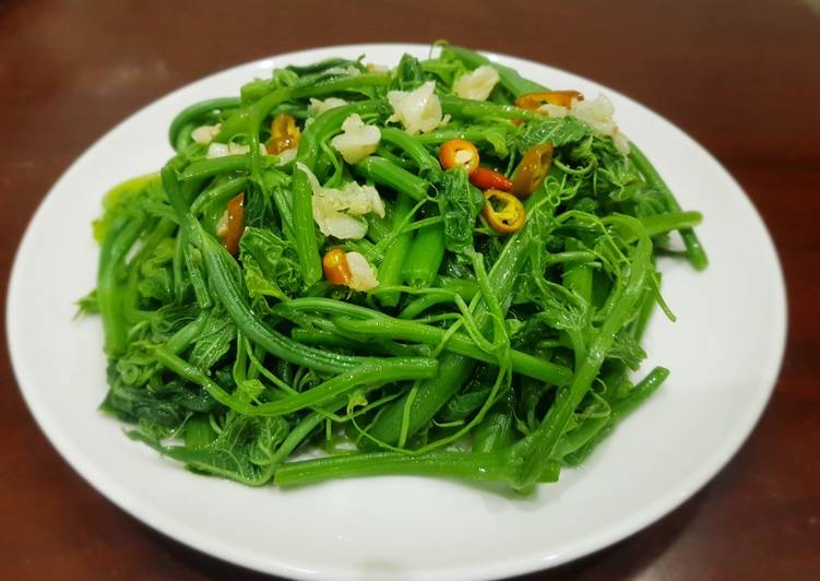 Rau su su xào tỏi xanh mướt thơm ngon