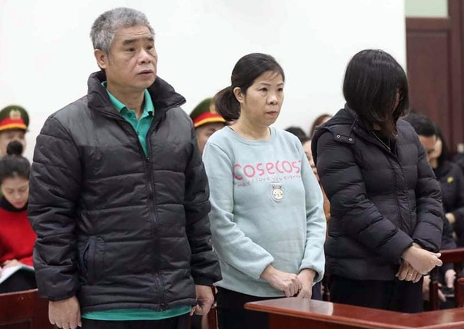 Ba bị cáo tại tòa.