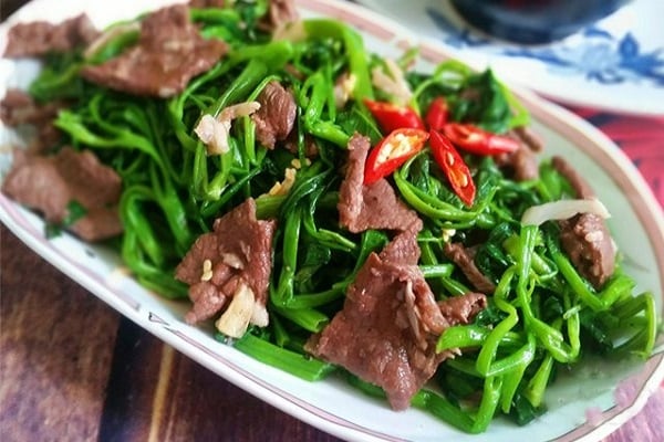 Rau muống xào thịt bò ngon