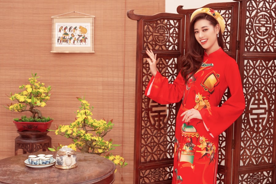 hoa-hau-a-hau-hoan-vu-viet-nam-chuc-tet-qua-bo-anh-chao-nam-moi-12f5f2