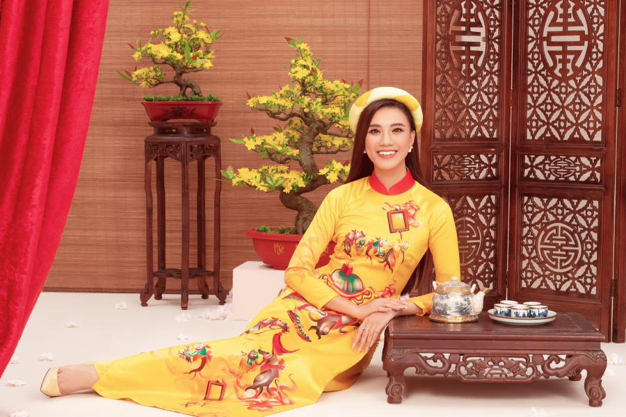 hoa-hau-a-hau-hoan-vu-viet-nam-chuc-tet-qua-bo-anh-chao-nam-moi-e6f382